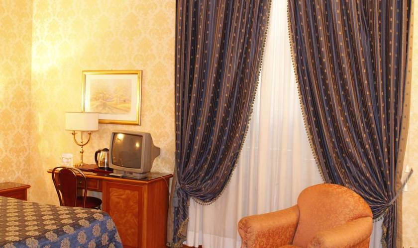 Chambre double standard à usage individuel Hôtel Pace Helvezia Rome
