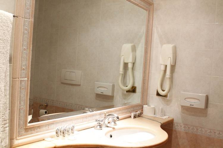 Standard double room for single use Pace Helvezia Hotel Rome Standard double room for single use Pace Helvezia Hotel Rome