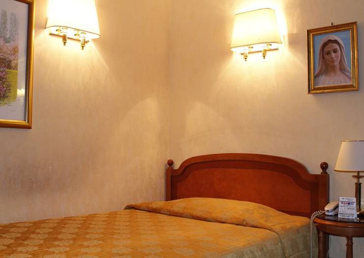 Chambre simple Hôtel Pace Helvezia Rome