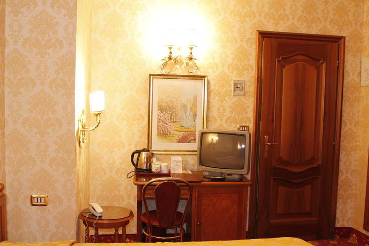 Chambre Hôtel Pace Helvezia Rome