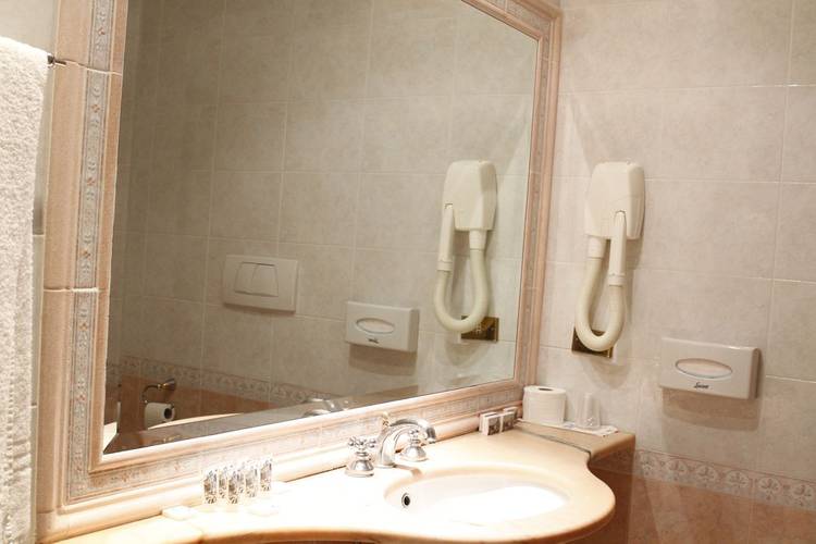 Salle de bains Hôtel Pace Helvezia Rome