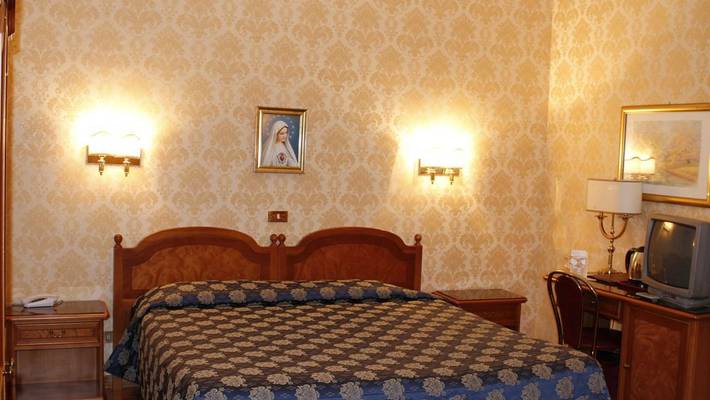 Standard double room for single use Pace Helvezia Hotel Rome