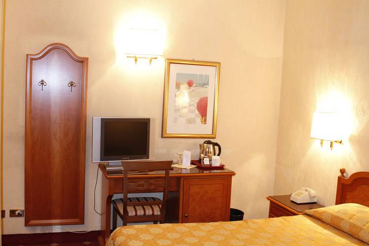 Room Pace Helvezia Hotel Rome