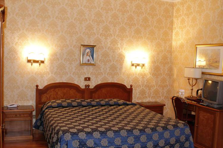 Standard double room for single use Pace Helvezia Hotel Rome Standard double room for single use Pace Helvezia Hotel Rome