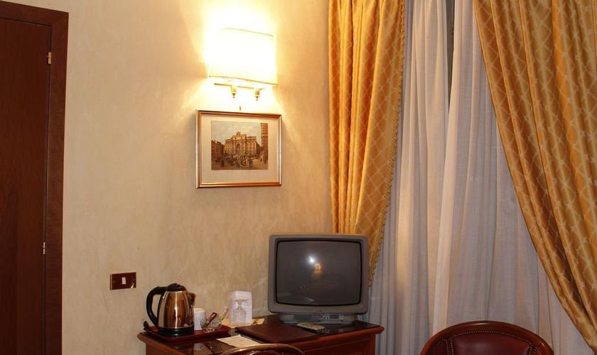 Habitación Individual Hotel Pace Helvezia Roma Habitación Individual Hotel Pace Helvezia Roma