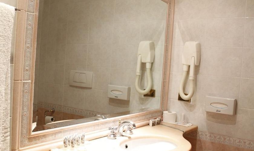 Stanza Quadrupla Standard Hotel Pace Helvezia Roma Stanza Quadrupla Standard Hotel Pace Helvezia Roma